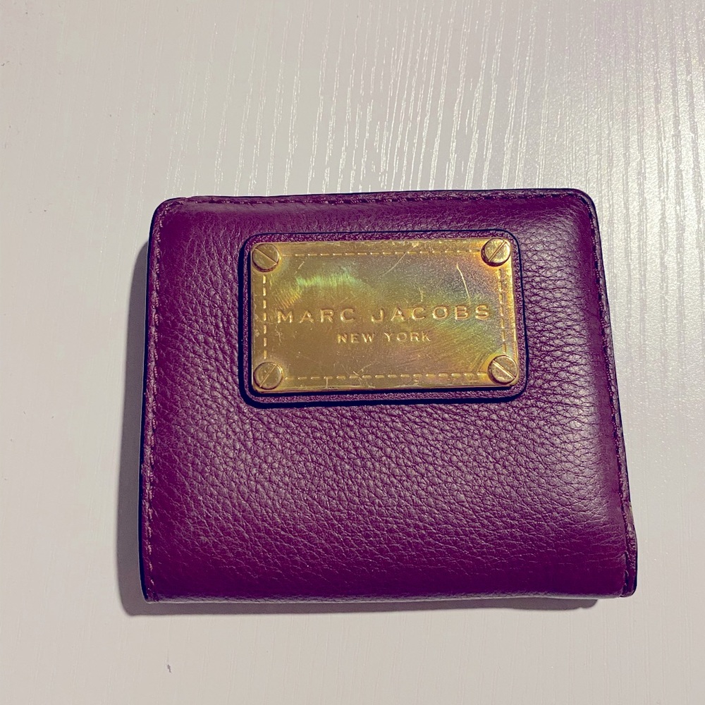 Marc Jacobs NY women’s leather card carrier wallet